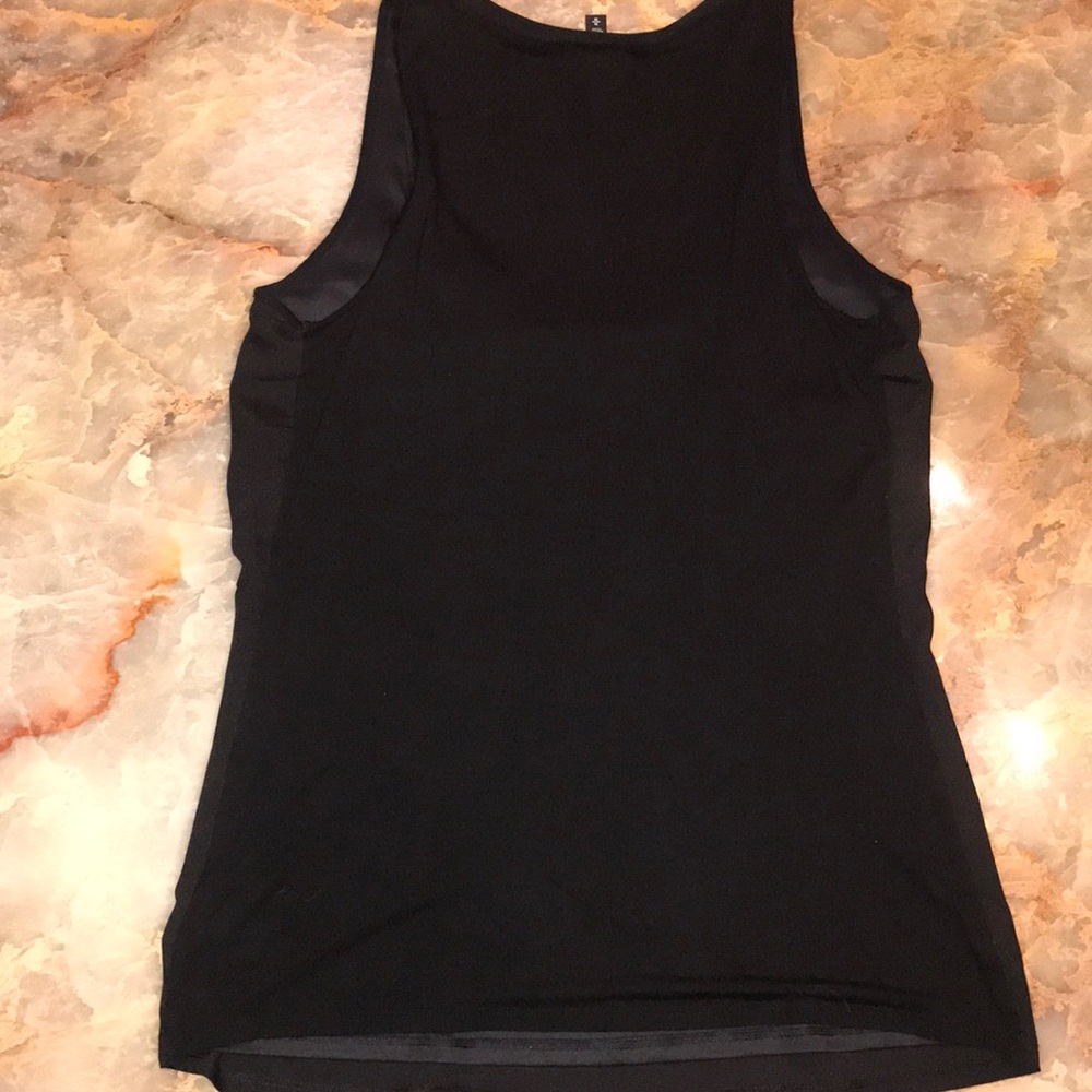 Express Embroidered Tank - Picture 4 of 5